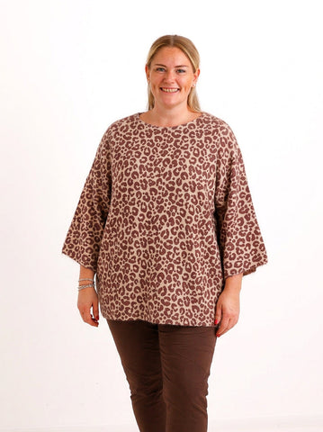 Curvy Size Feinstrick-Pullover MARISA – Flauschiger Leo-Look mit U-Boot-Ausschnitt – Gr. 44–50