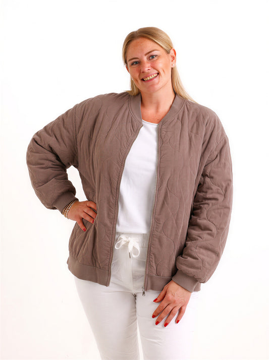 Curvy Size Bomberjacke YLVIE – Feincord mit besonderer Steppstruktur – Gr. 44–52