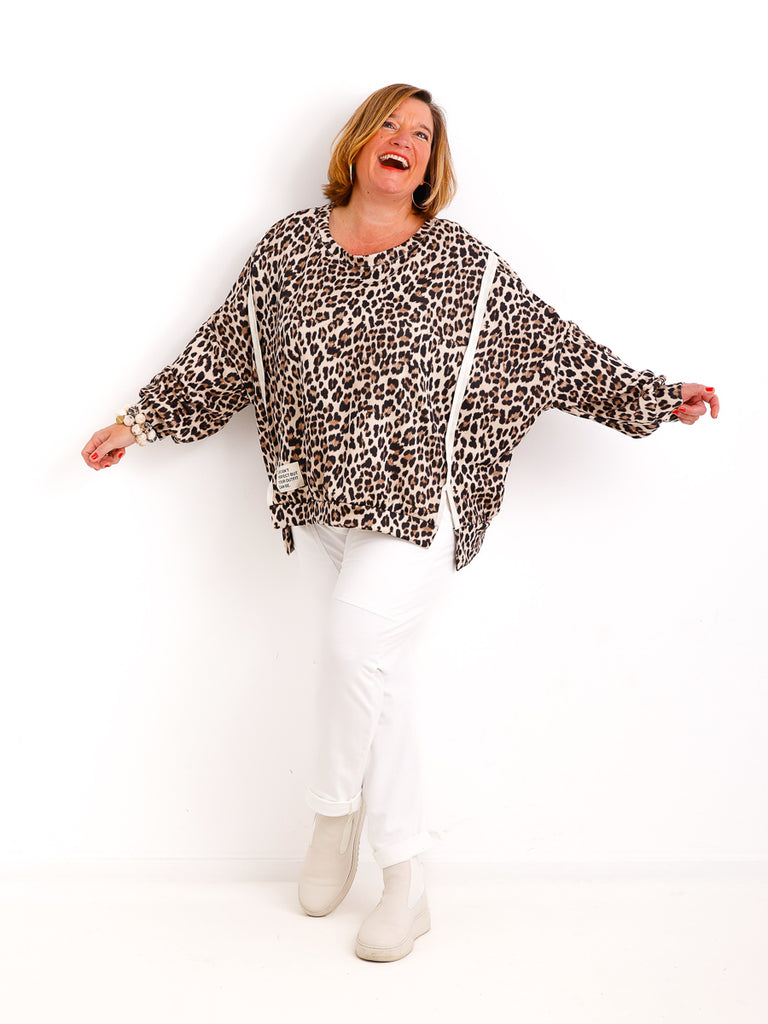 GISELLE Leo Oversize Sweater