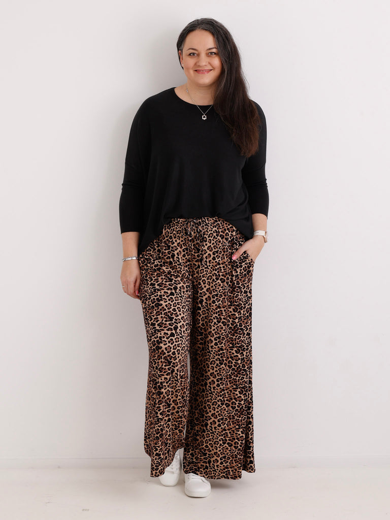 Jersey Marlene-Hose JONAS.S – Viskose-Mix – Leo-Muster – Gr. 38-48