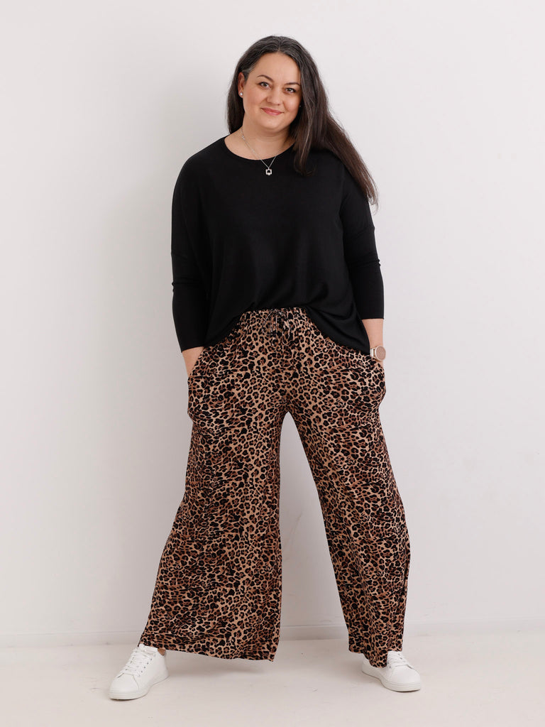 Jersey Marlene-Hose JONAS.S – Viskose-Mix – Leo-Muster – Gr. 38-48