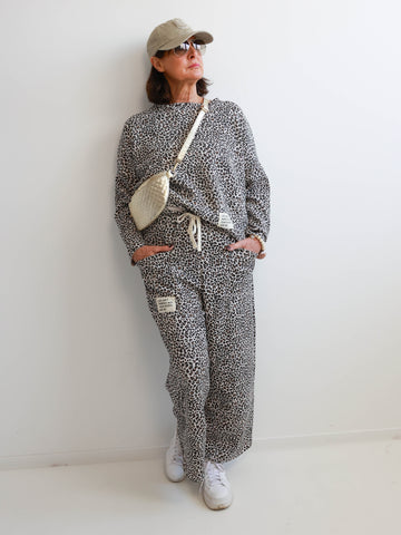THEA Oversize Sweater - leo