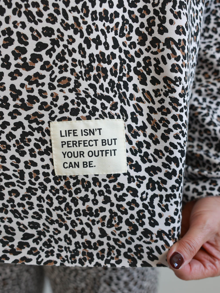 THEA Oversize Sweater - leo