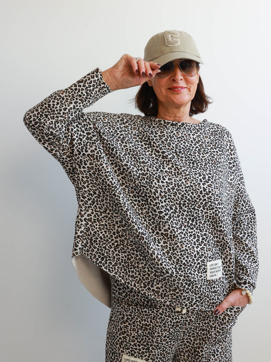 THEA Oversize Sweater - leo