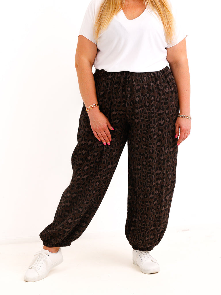 Curvy Size Musselin-Ballonhose CHRIS – LEO-Design aus Baumwolle – Gr. 44–54