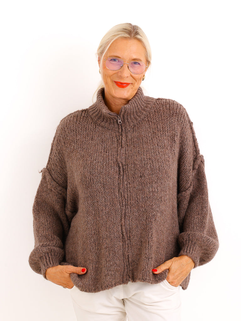 Strickjacke JUVIE – Kuscheliger Zip-Look mit hohem Kragen – Gr. 38–44