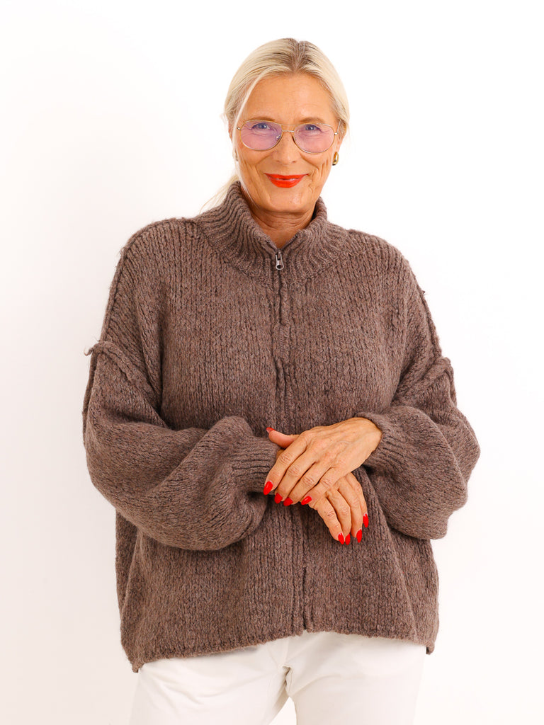 Strickjacke JUVIE – Kuscheliger Zip-Look mit hohem Kragen – Gr. 38–44