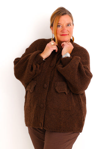 Strickjacke VANELIA – Kuscheliger Uni-Look mit besonderen Strickdetails – Gr. 38–44