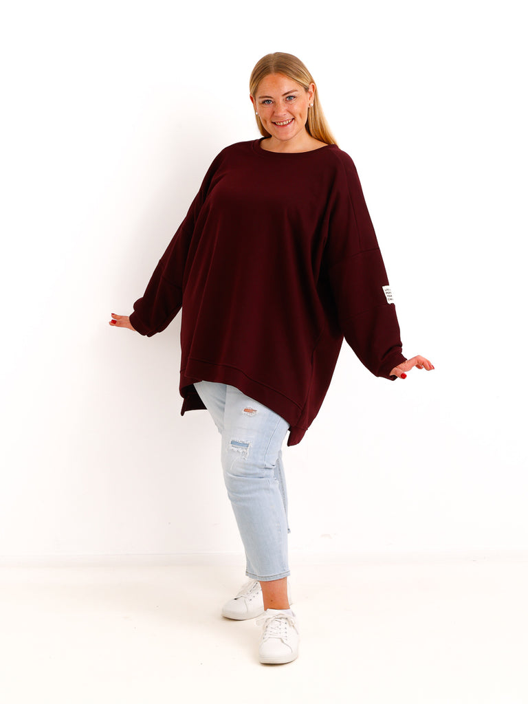Curvy Size Sweatshirt MAILYS – Extra langer Oversize-Schnitt mit Patch-Details – Gr. 46–56