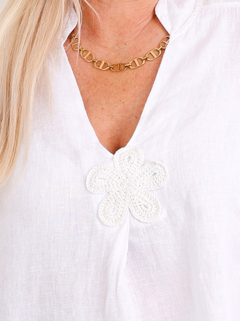Leinen-Tunika ROSIE.S – 100 % Naturmaterial – Blumen-Detail – Gr. 36-40