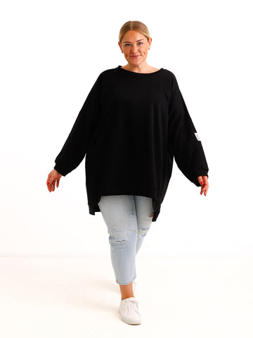 Curvy Size Sweatshirt MAILYS – Extra langer Oversize-Schnitt mit Patch-Details – Gr. 46–56