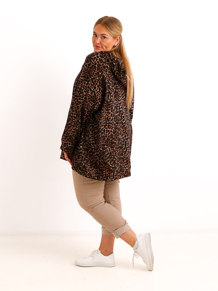 Curvy Size Hoodie MAYLINN – Lässiger Leo-Look in leichter Sweatqualität – Gr. 44–50