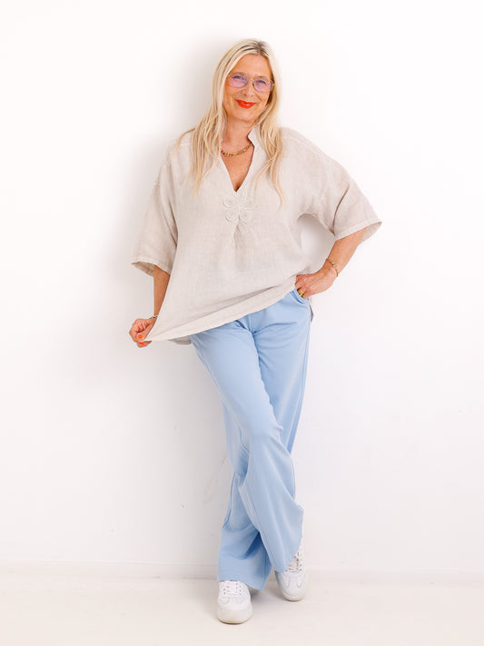 Leinen-Tunika ROSIE.S – 100 % Naturmaterial – Blumen-Detail – Gr. 36-40