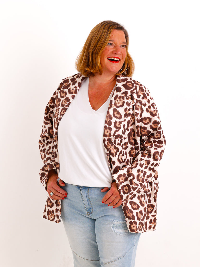 Curvy Size Blazer ELVARI – Leo-Look mit klassischem Reverskragen – Gr. 44–54