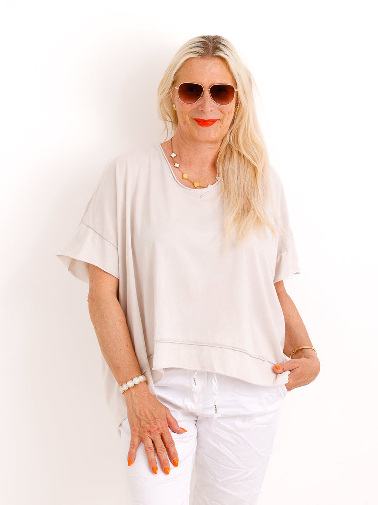 Oversize V-Neck T-Shirt JANICE.S – Premium Baumwolle – Rollsaum – Gr. 38-44
