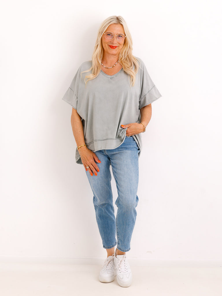 Oversize V-Neck T-Shirt JANICE.S – Premium Baumwolle – Rollsaum – Gr. 38-44