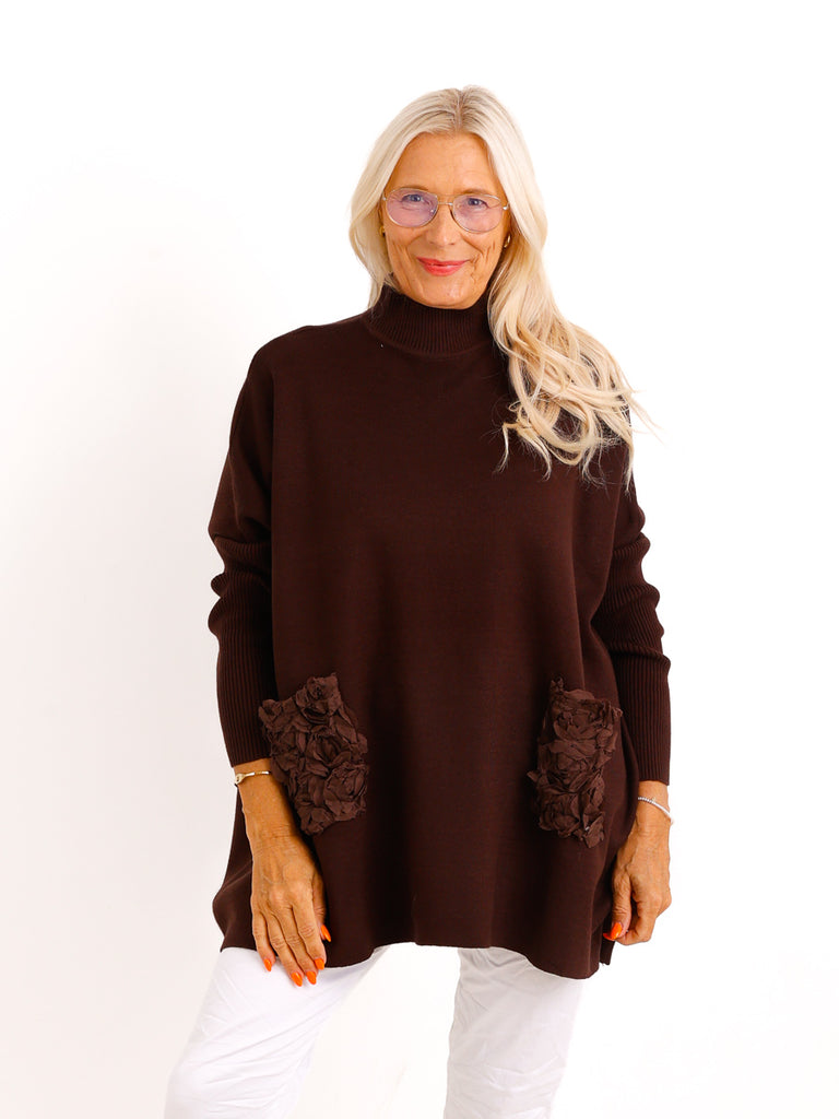 Oversize Strickpullover KATE.S – Weicher Strick mit Turtleneck & Blütentaschen – Gr. 38–48