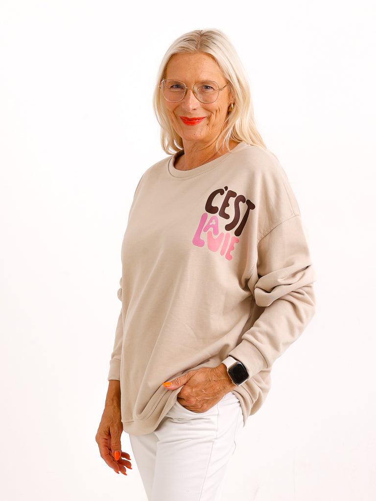 Oversize Sweatshirt LILIANA.S – C'est la vie Print im modernen Streetstyle – Gr. 36–42