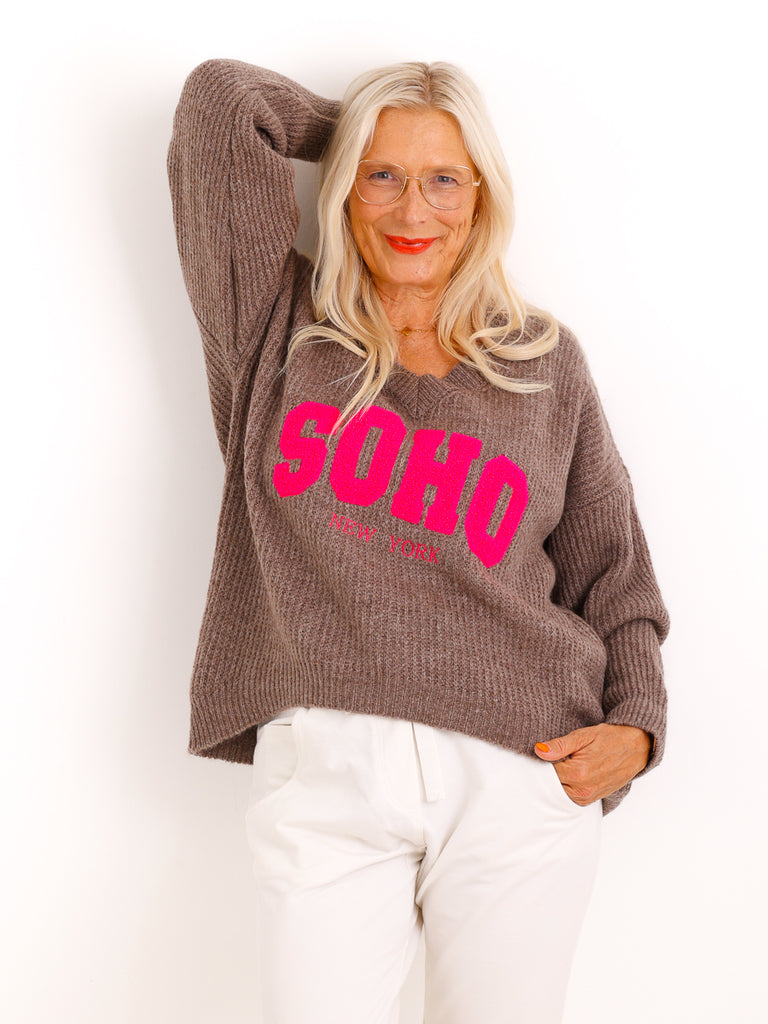 Oversize Strickpullover FLORINA.S – V-Ausschnitt & SOHO-Design – Gr. 38–44