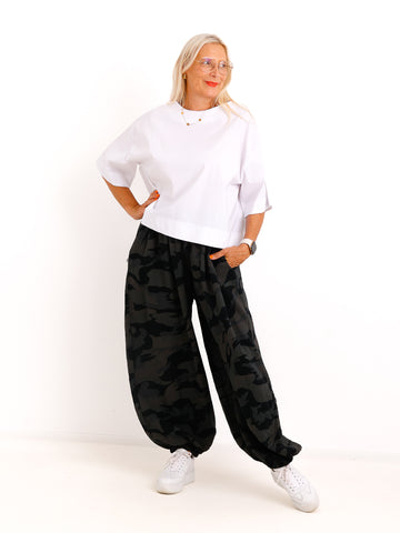 Curvy Size Musselin-Ballonhose NINO – Camouflage-Design aus Baumwolle – Gr. 44–54