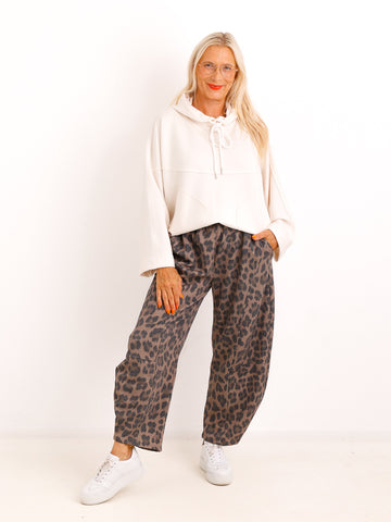Hose DELVANO – Leo-Look mit lässiger Barrel-Silhouette – Gr. 36–42