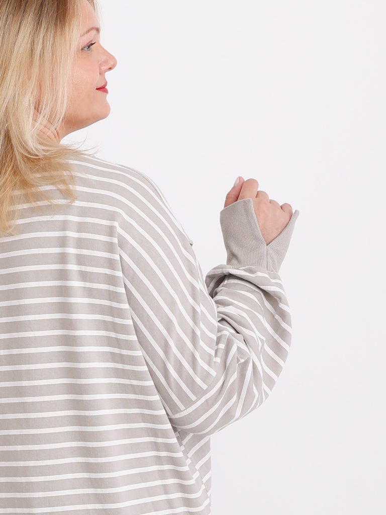 ROMY Sweater Curvy Fit – langer Plus Size Pullover in Beige/Offwhite