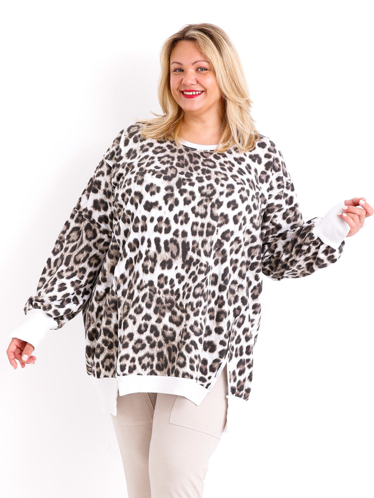 Elise Leo Sweater Curvy Fit – langer Plus Size Pullover in Offwhite/Taupe/Schoko